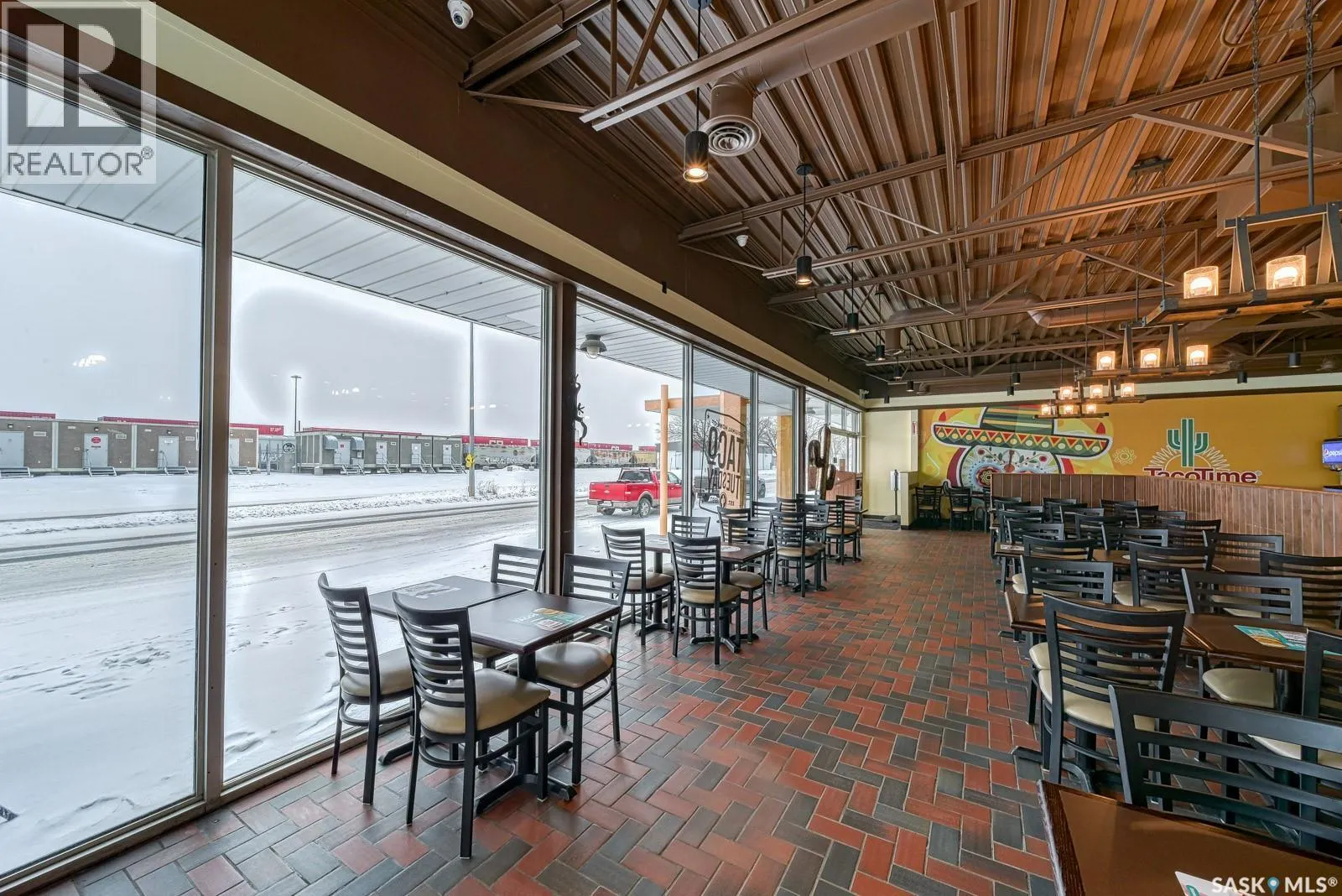204 Manitoba STREET W