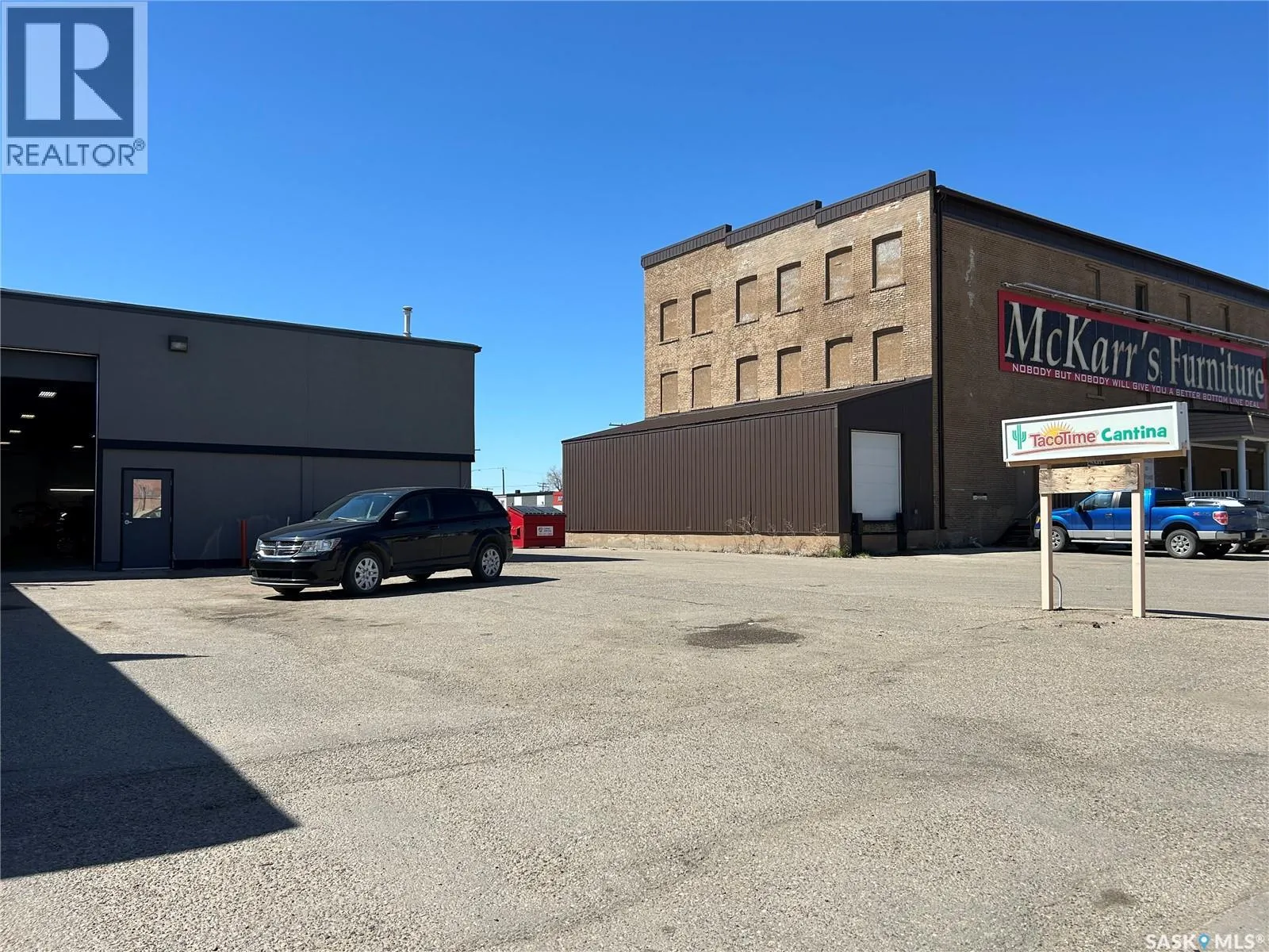 204 Manitoba STREET W