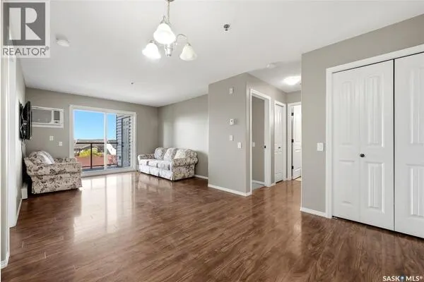 309 E 1300 Stockton STREET