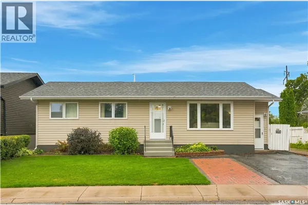 226 Dickey CRESCENT