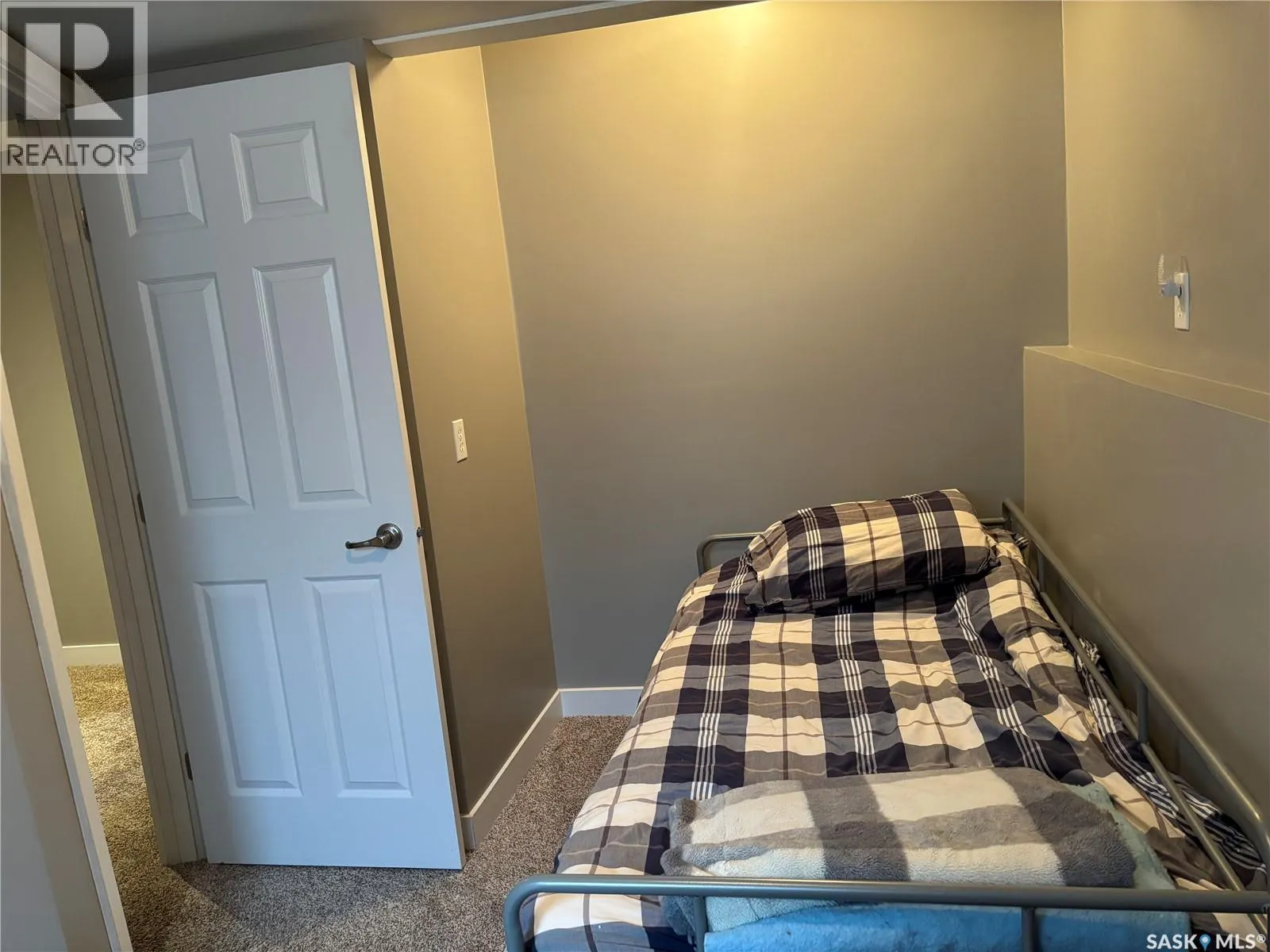 1348 Princess CRESCENT