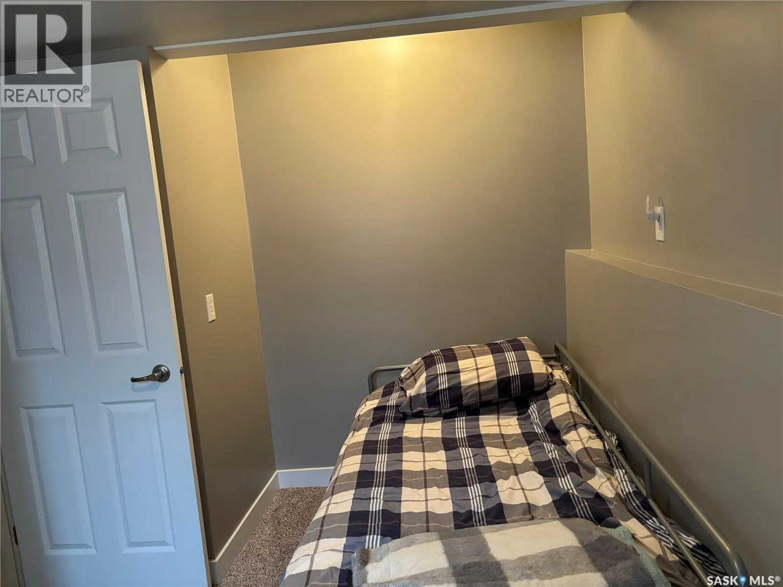 1348 Princess CRESCENT