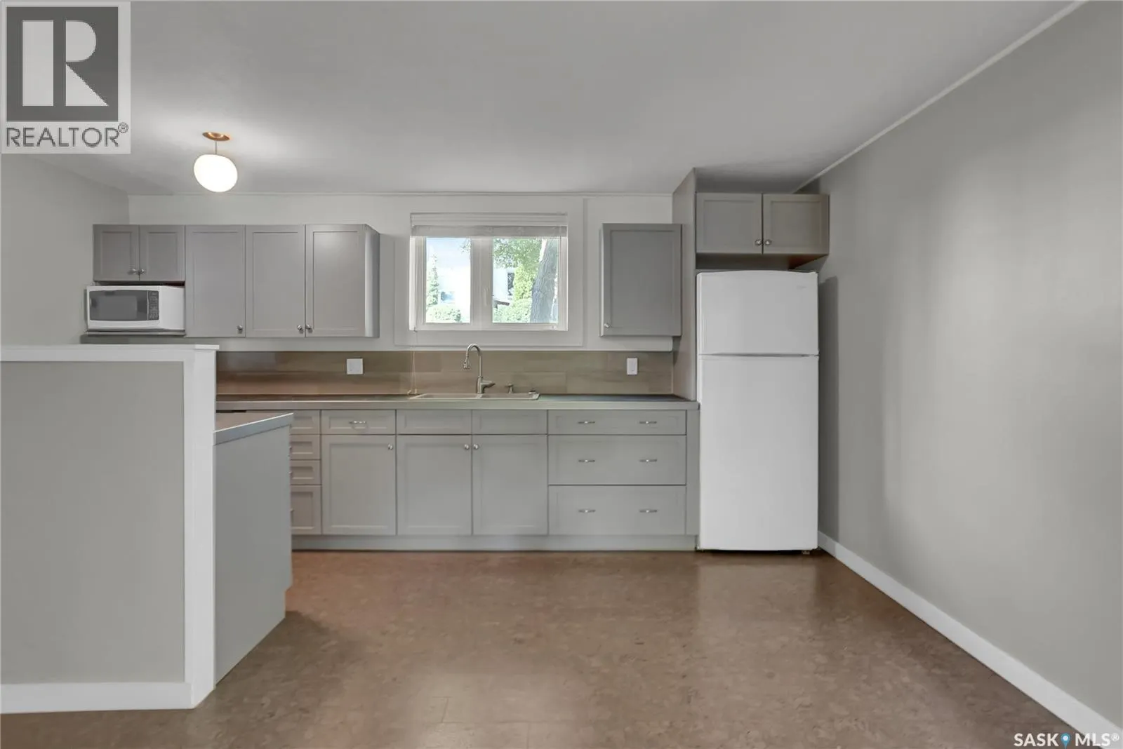 877 Elgin AVENUE
