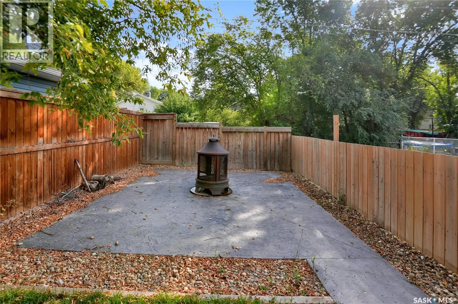 877 Elgin AVENUE