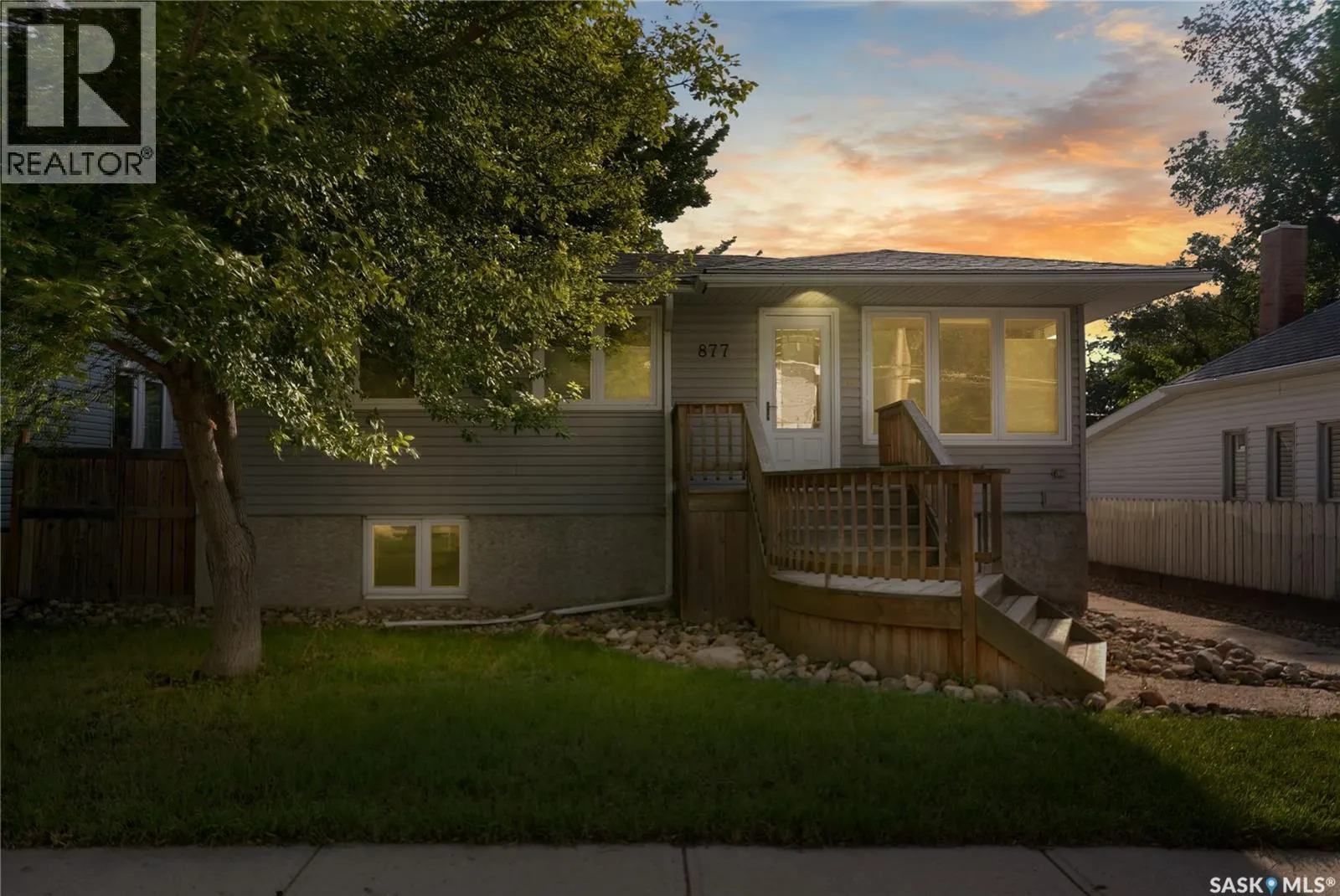 877 Elgin AVENUE