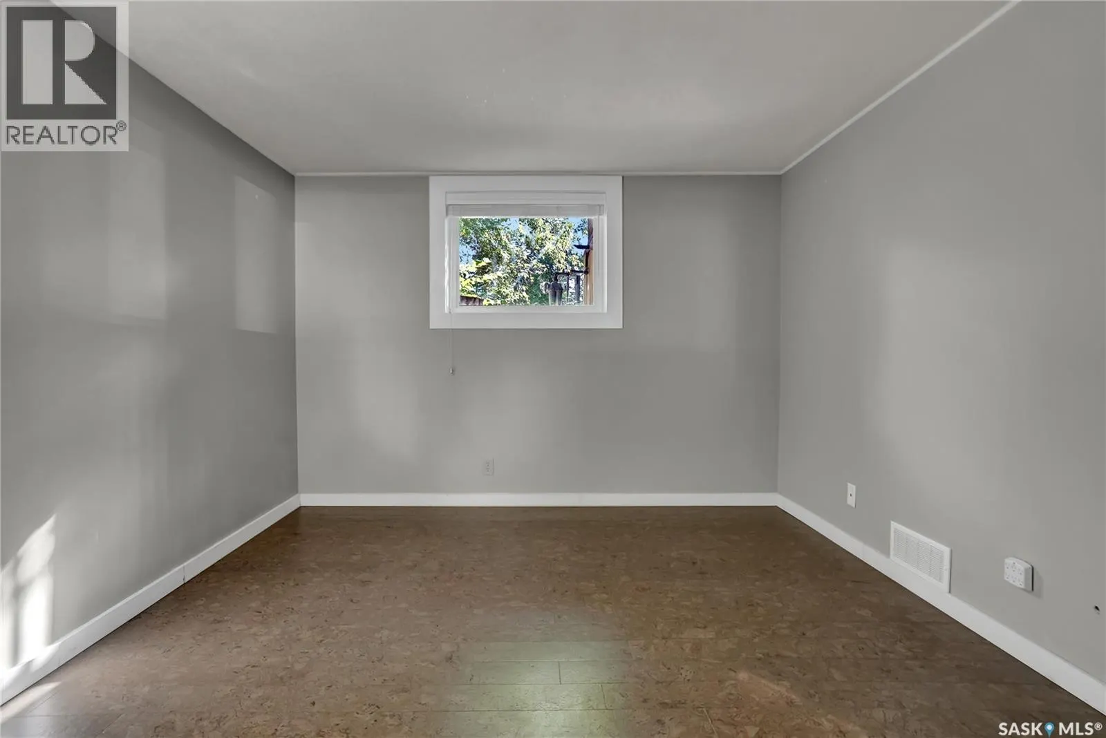 877 Elgin AVENUE