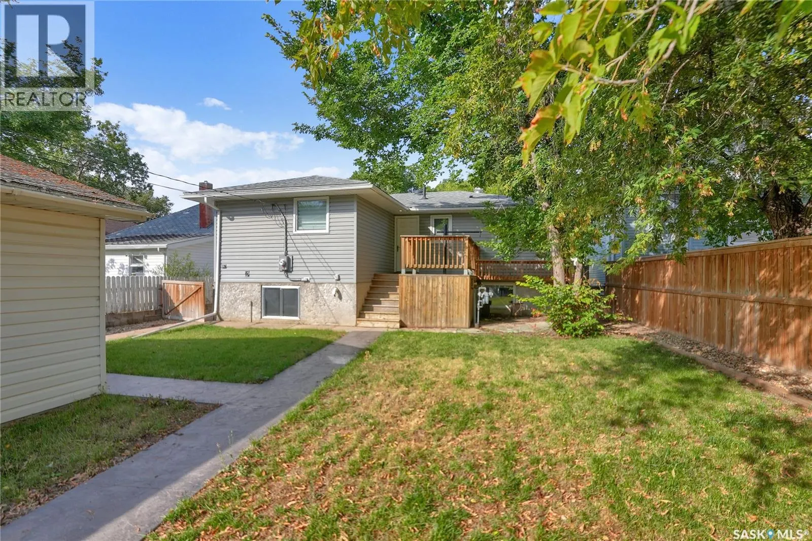 877 Elgin AVENUE