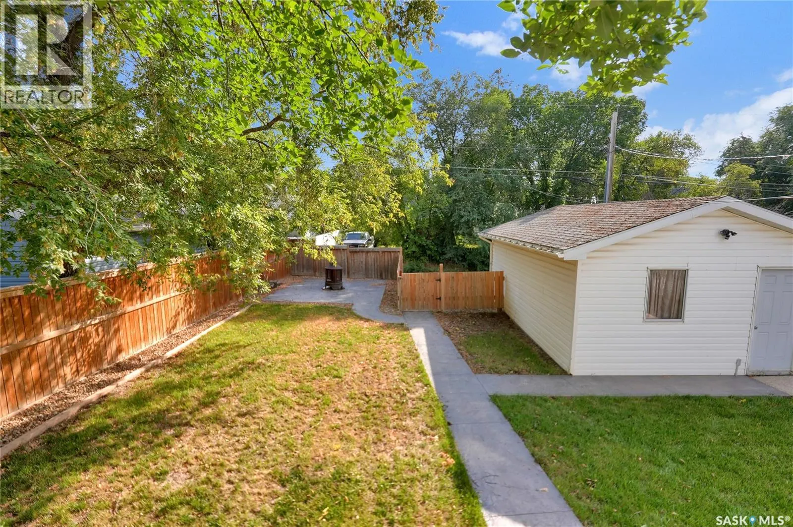 877 Elgin AVENUE