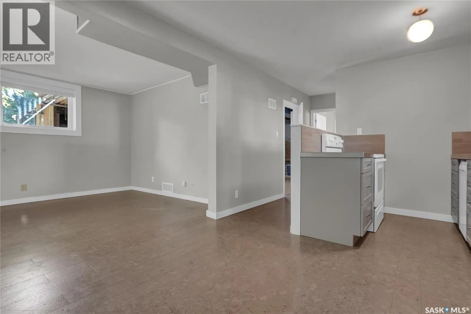 877 Elgin AVENUE