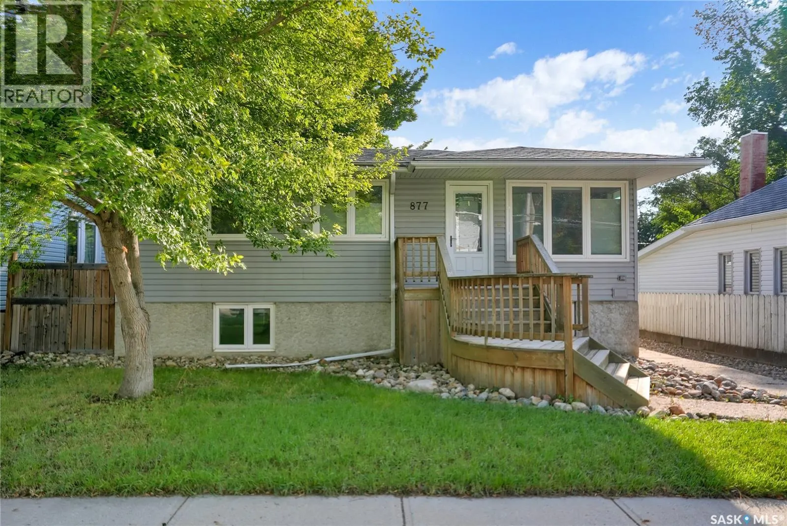 877 Elgin AVENUE