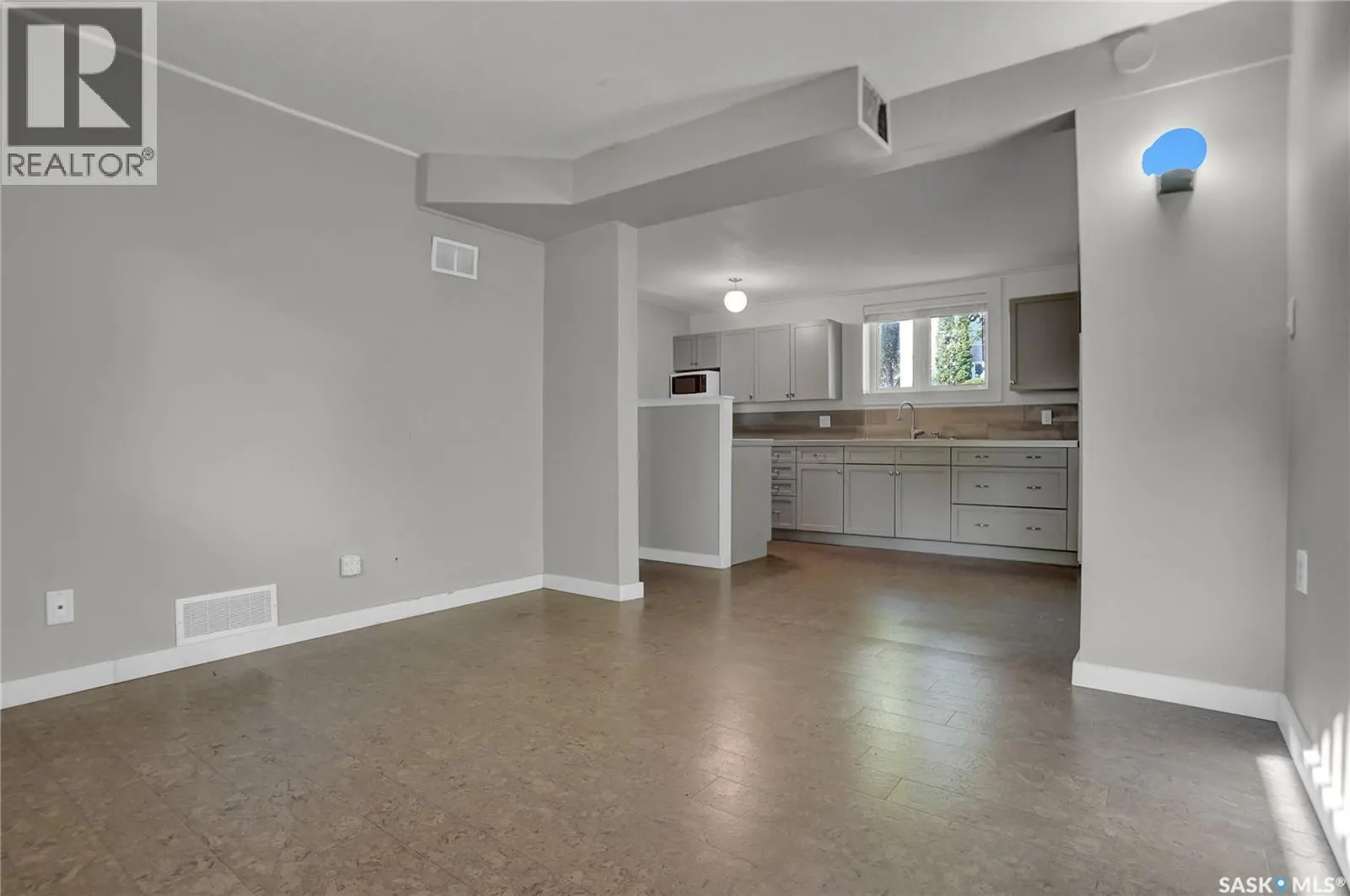 877 Elgin AVENUE