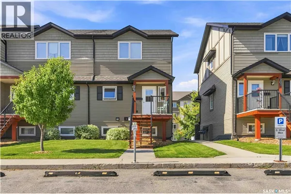 212 110 Shillington CRESCENT