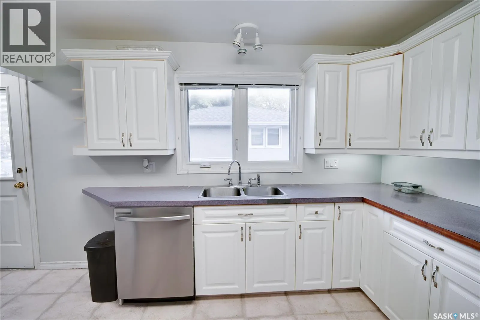 1304 Queen CRESCENT