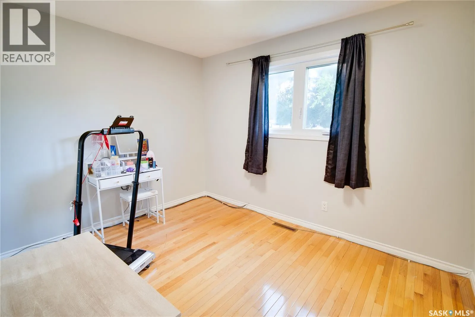 1304 Queen CRESCENT