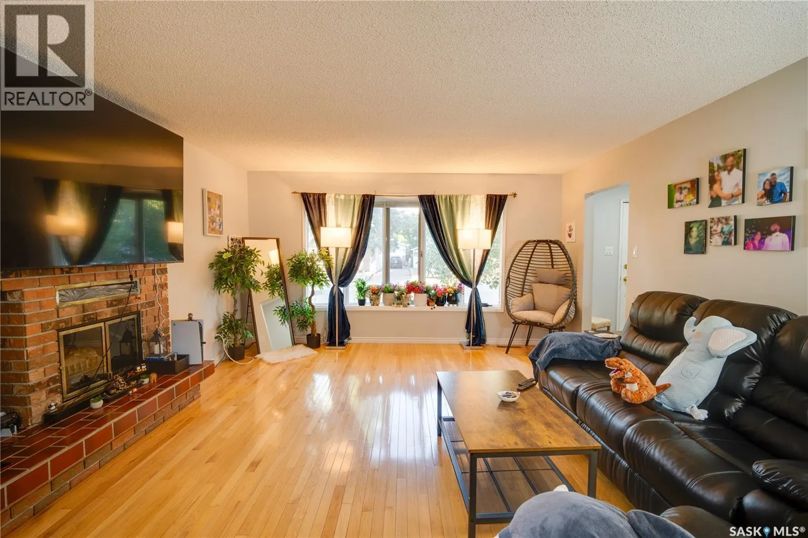 1304 Queen CRESCENT