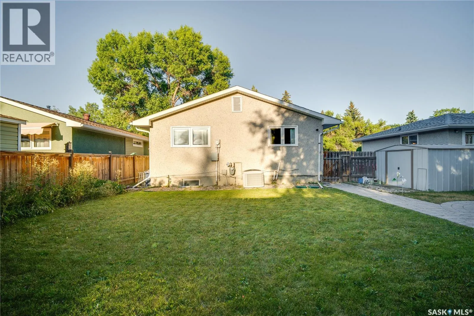 1304 Queen CRESCENT