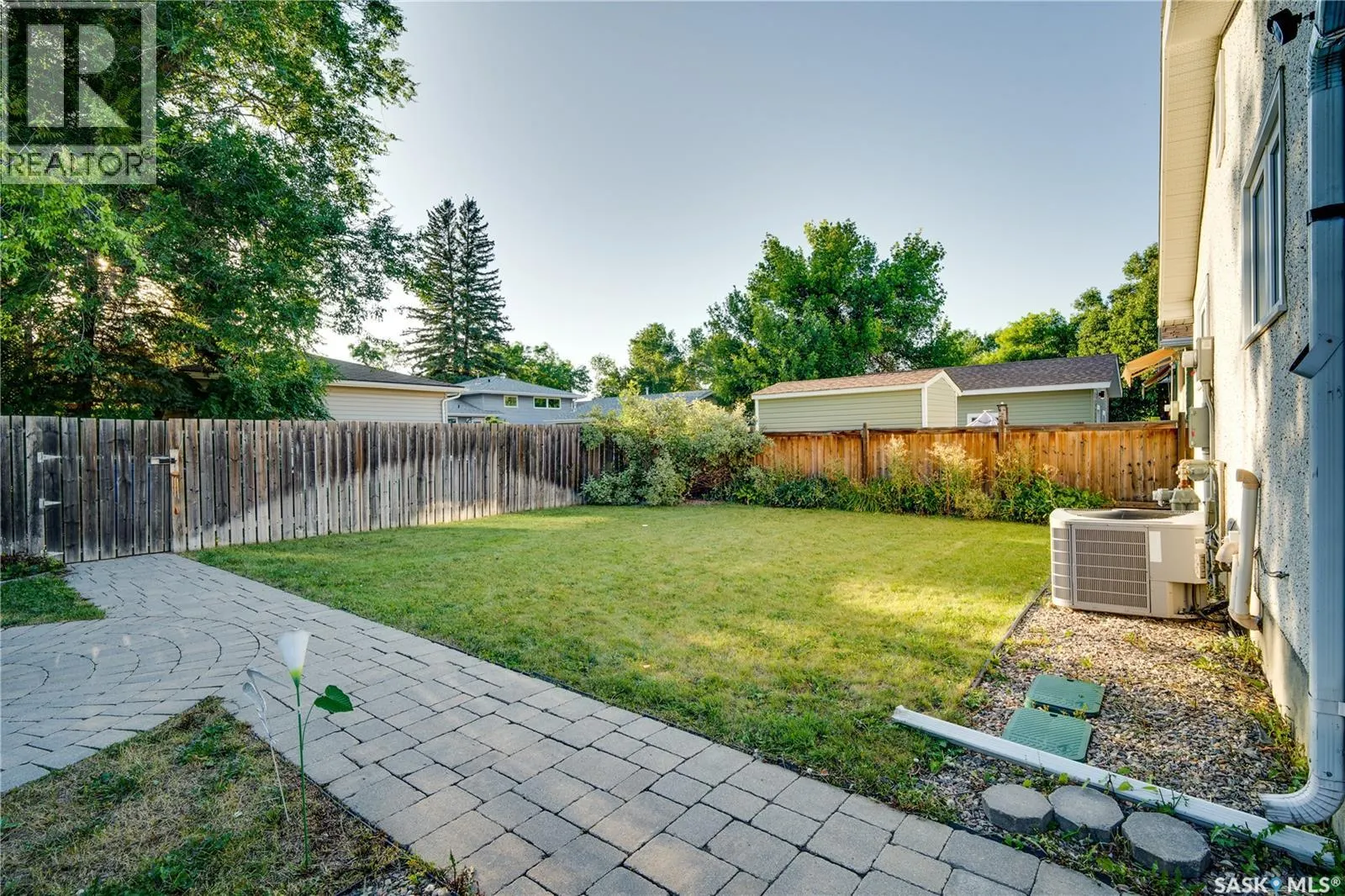 1304 Queen CRESCENT