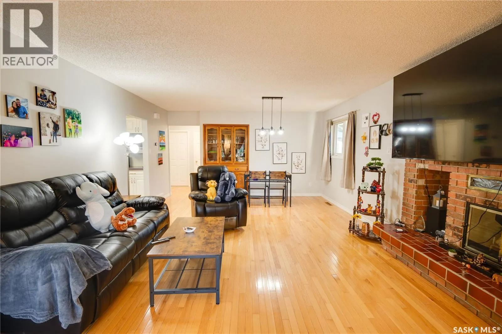 1304 Queen CRESCENT