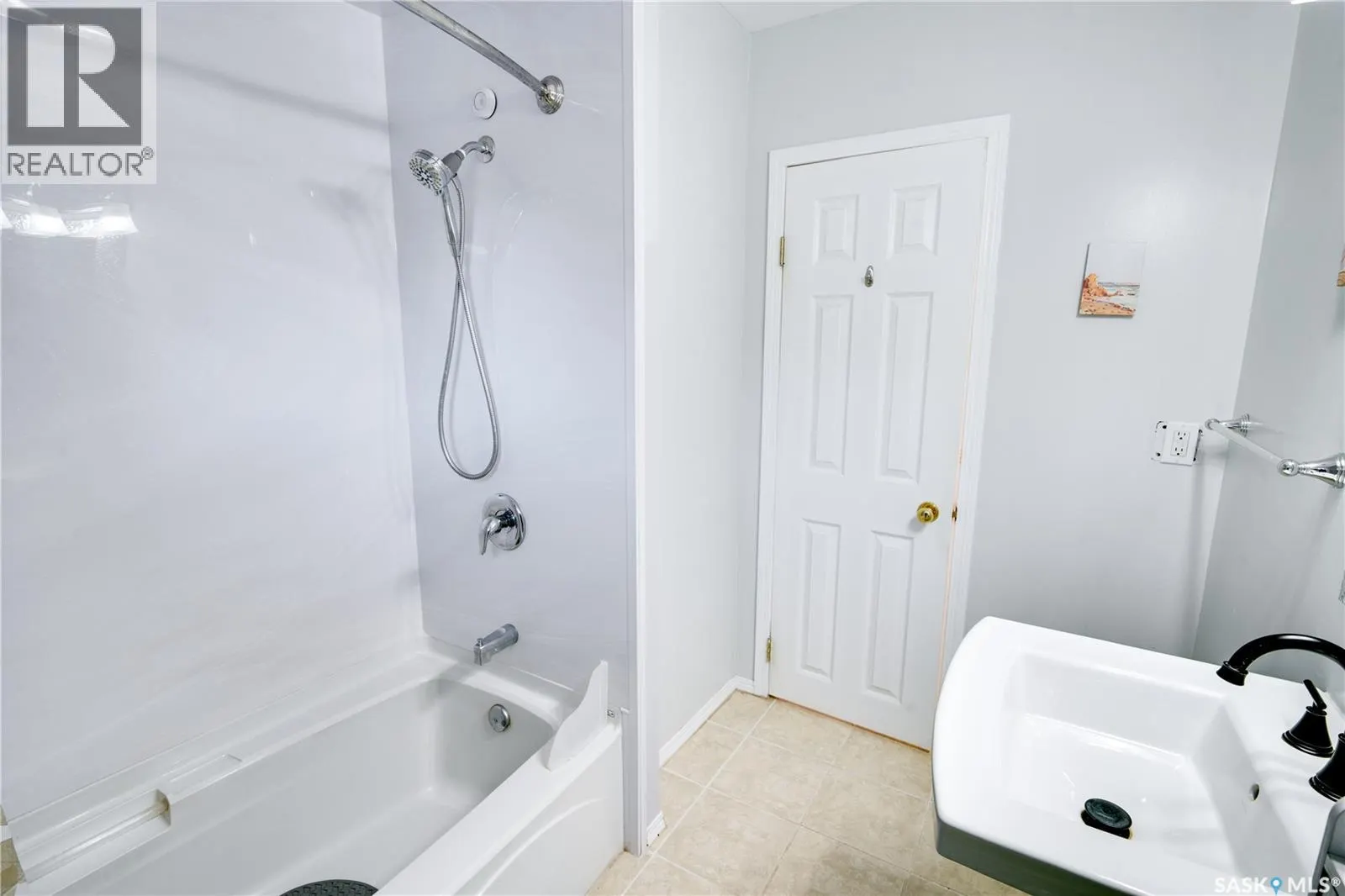 1304 Queen CRESCENT