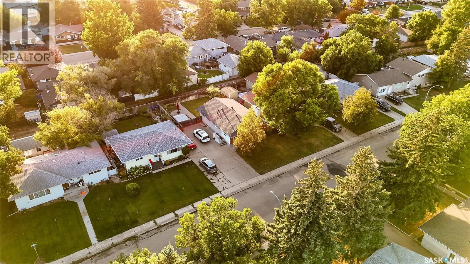 1304 Queen CRESCENT