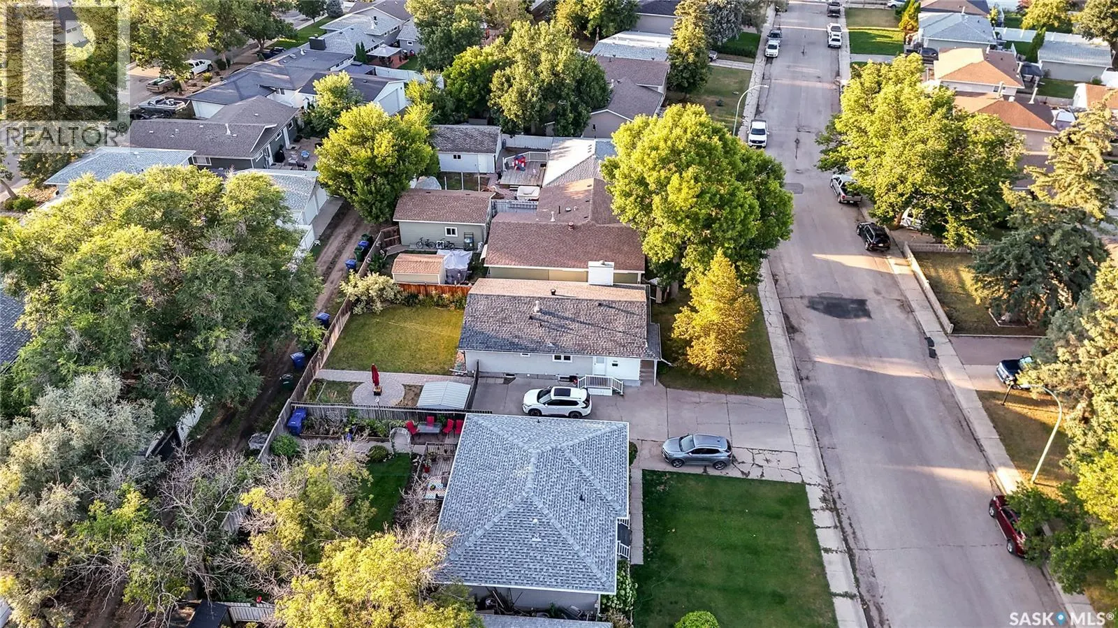 1304 Queen CRESCENT
