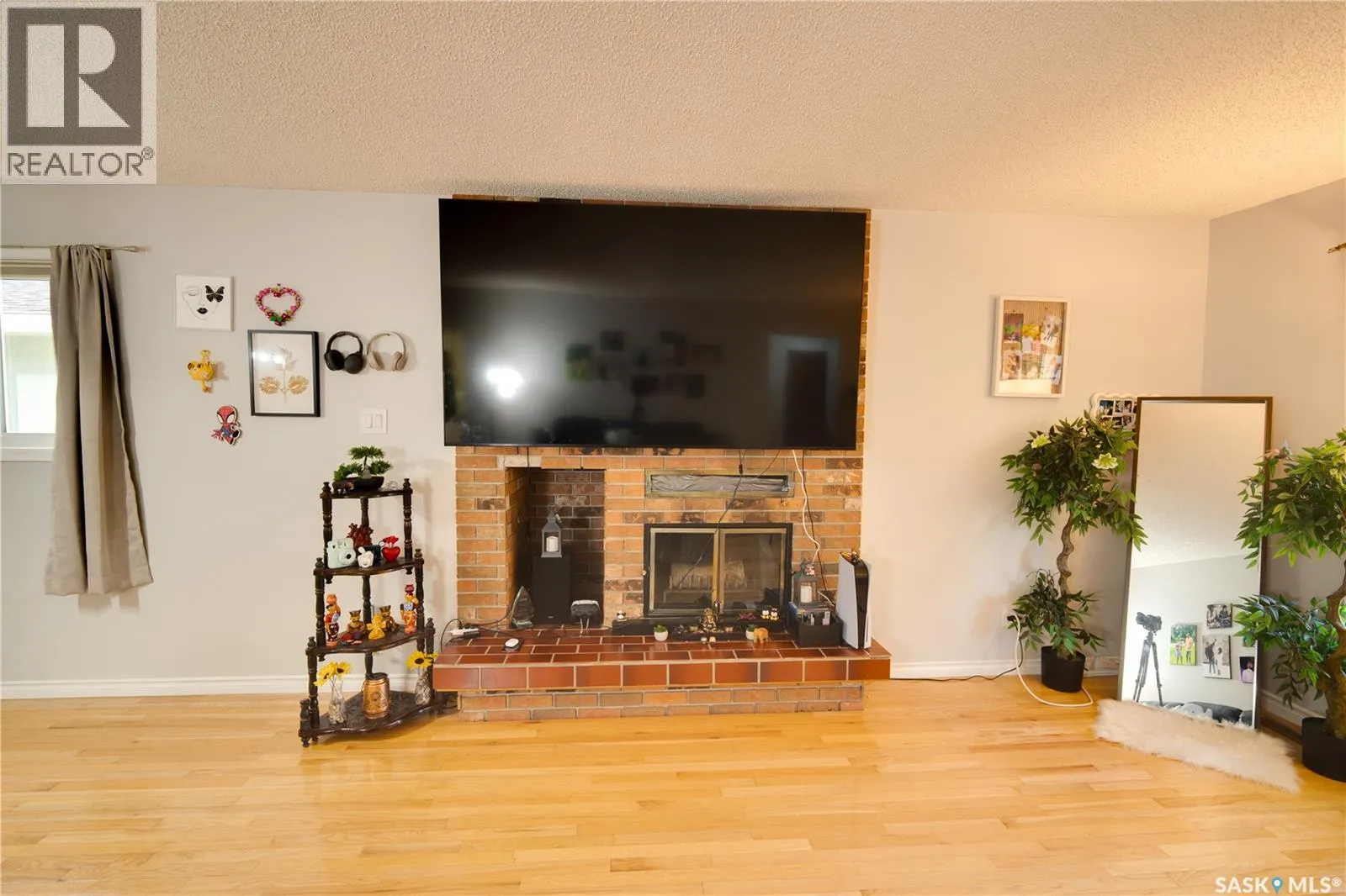 1304 Queen CRESCENT