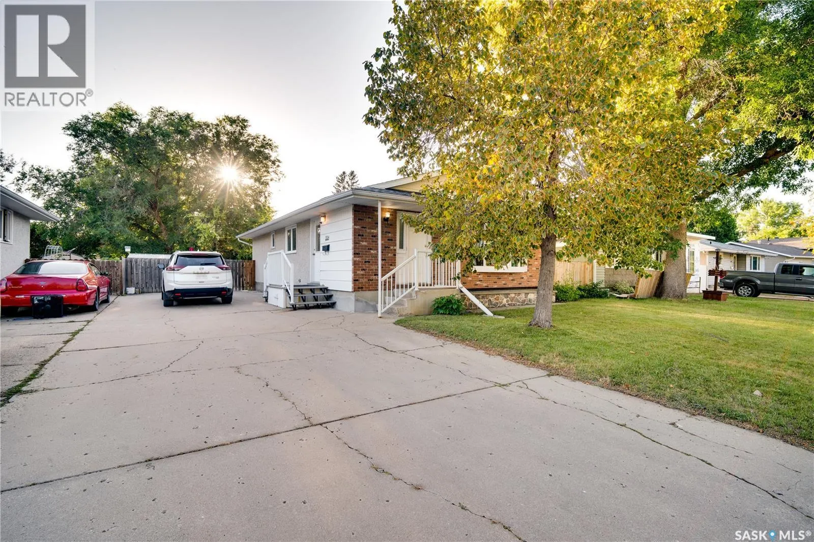 1304 Queen CRESCENT