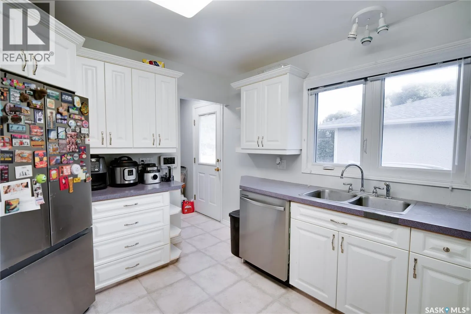 1304 Queen CRESCENT