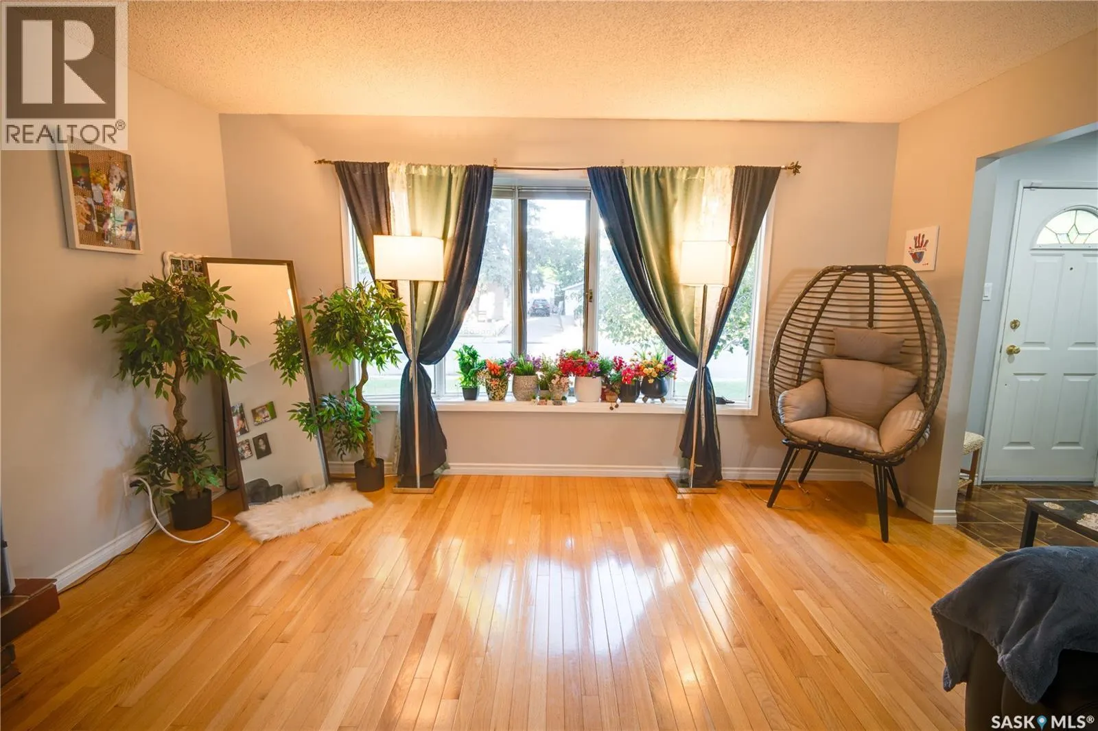 1304 Queen CRESCENT