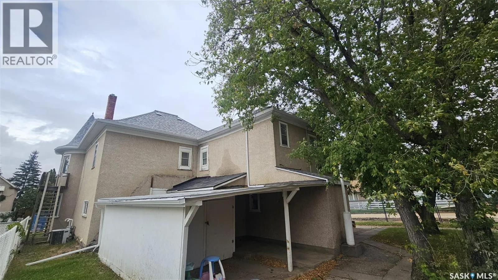 79 Lillooet STREET E