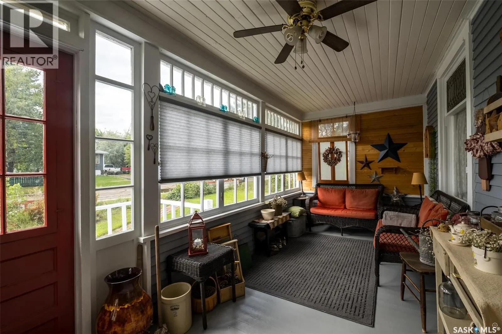 512 12th STREET W
