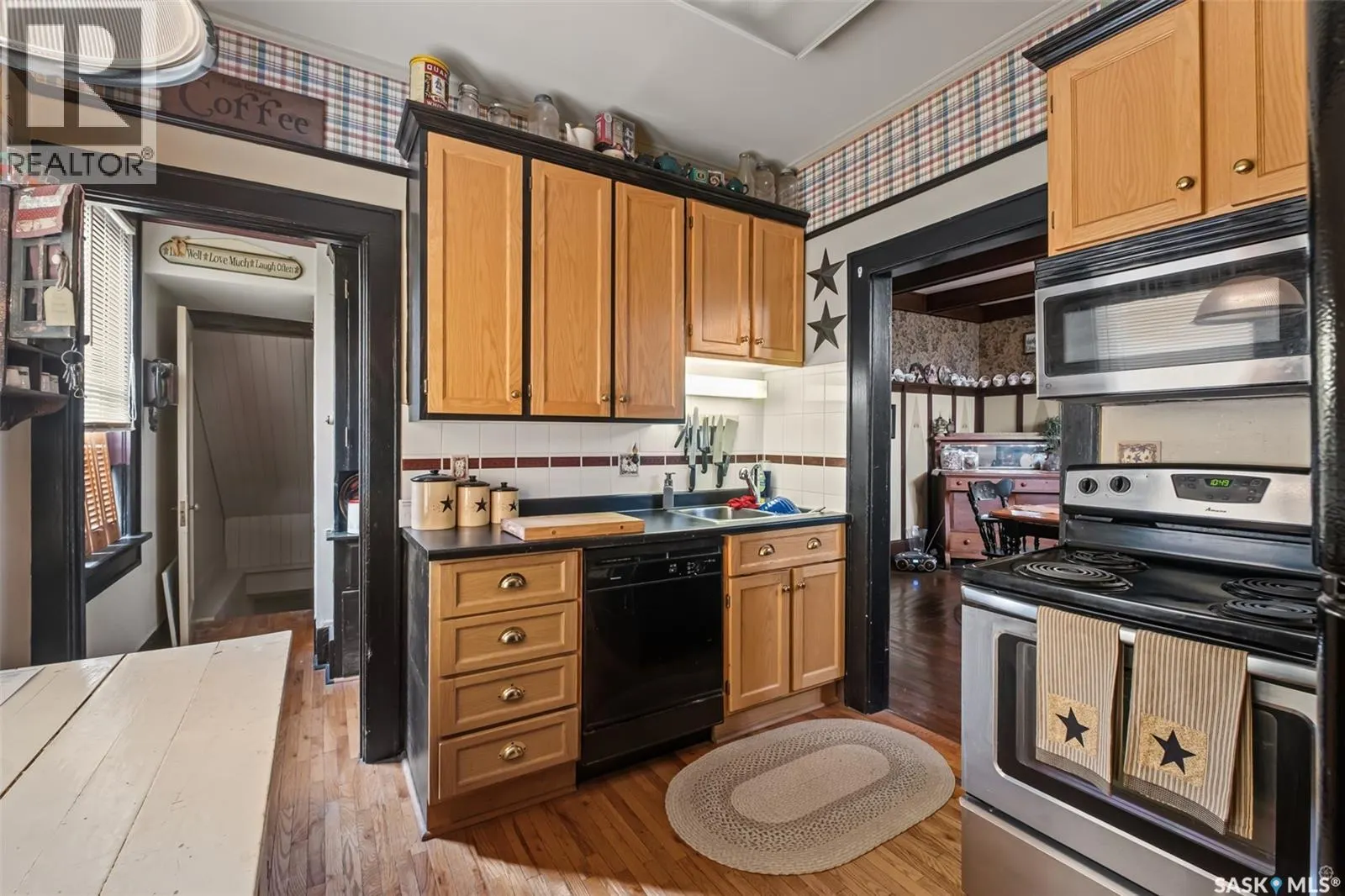 512 12th STREET W