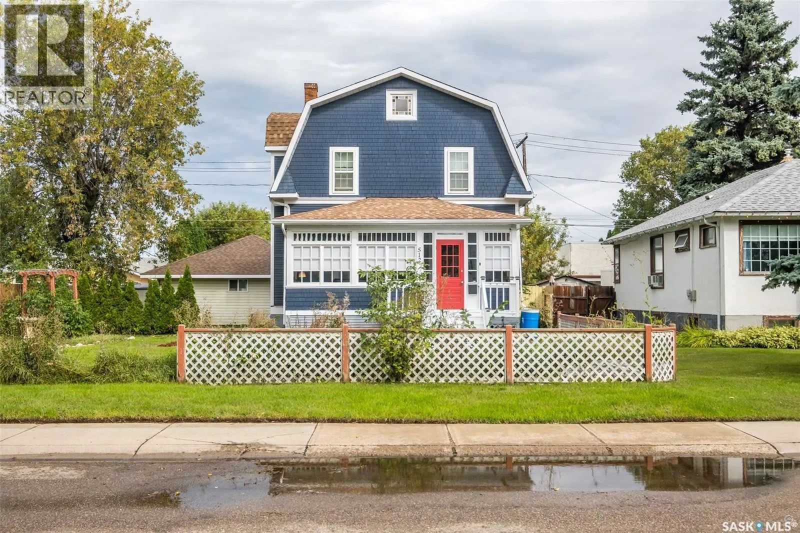 512 12th STREET W