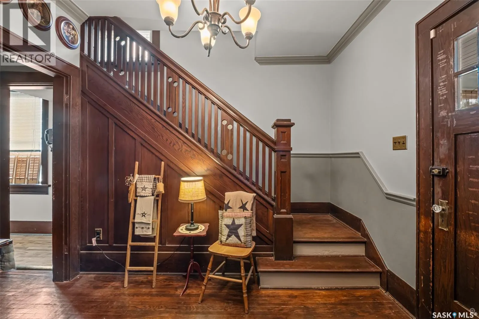512 12th STREET W