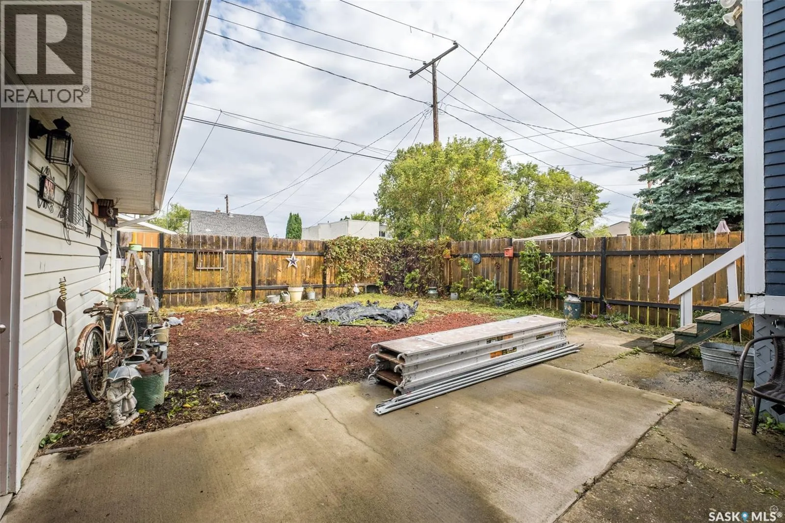 512 12th STREET W