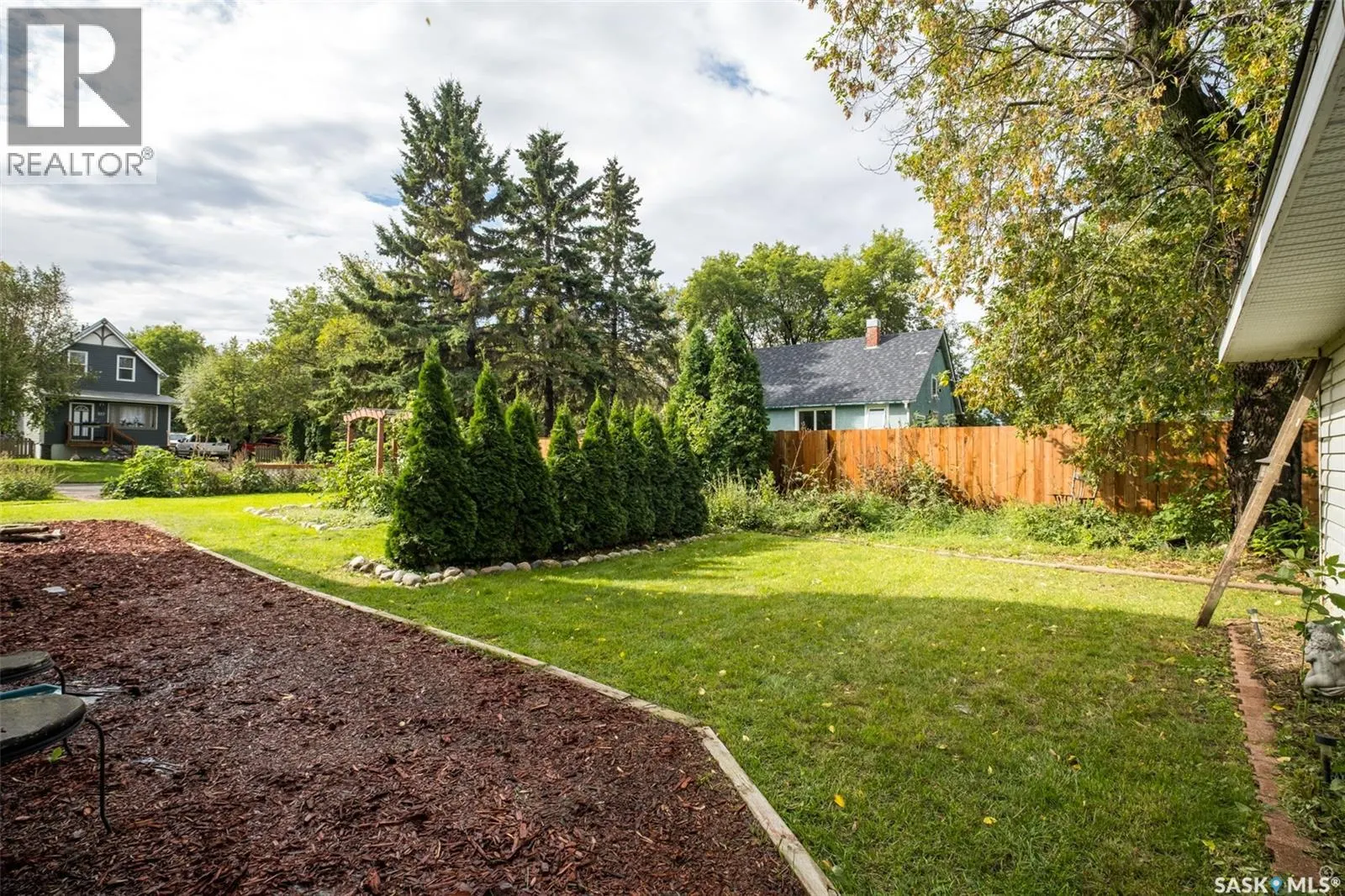 512 12th STREET W