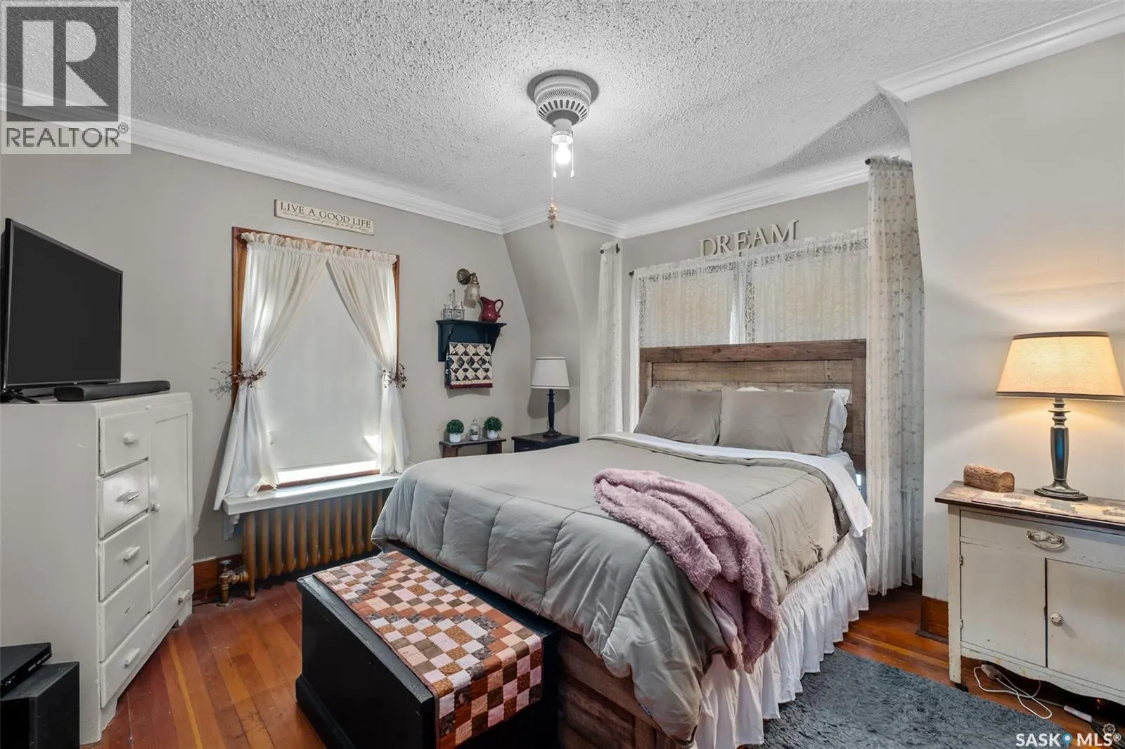 512 12th STREET W