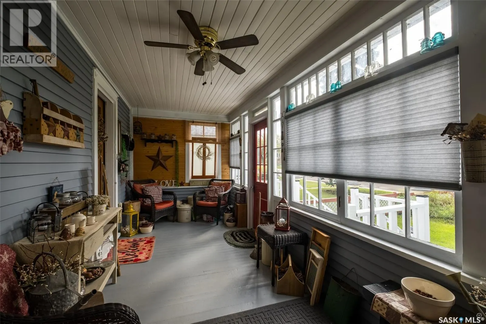 512 12th STREET W