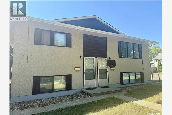 121 29th STREET W