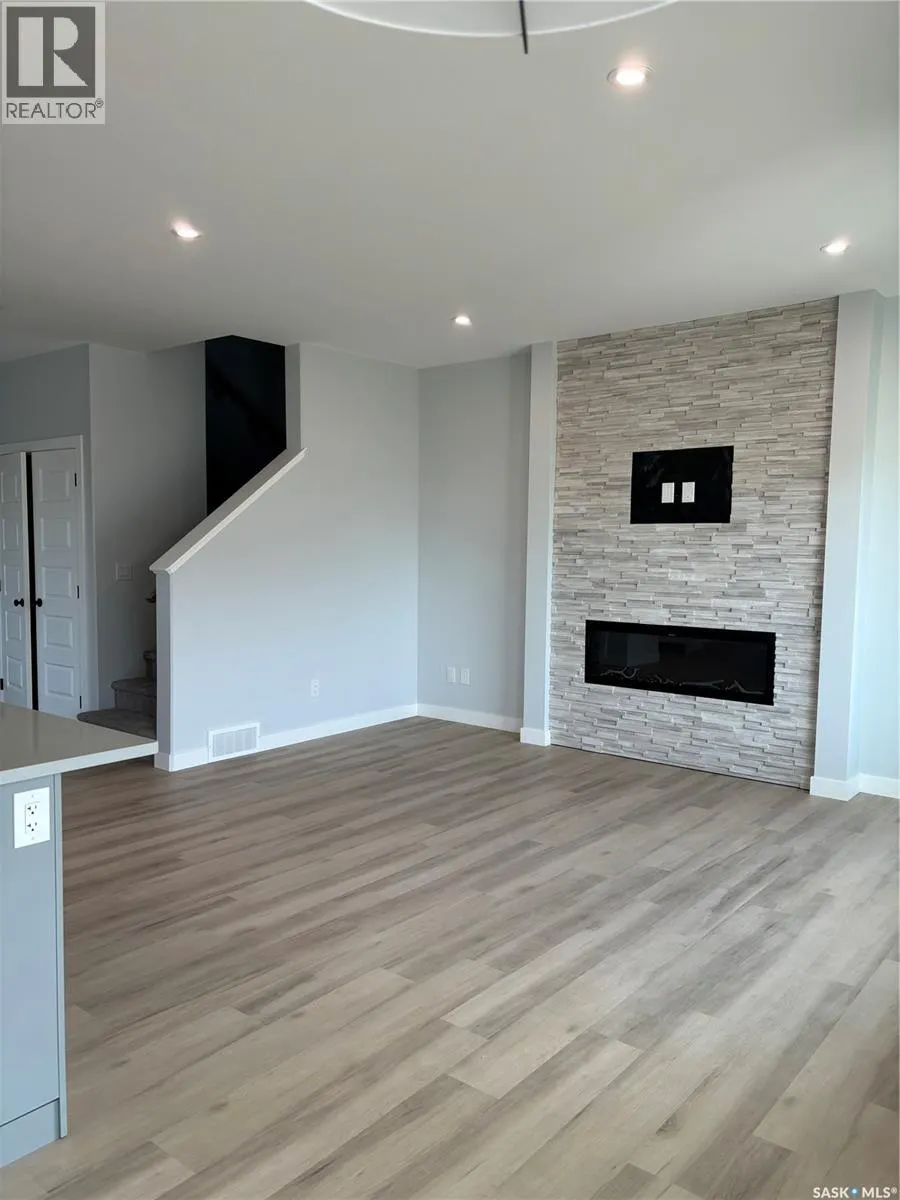 535 Traeger MANOR