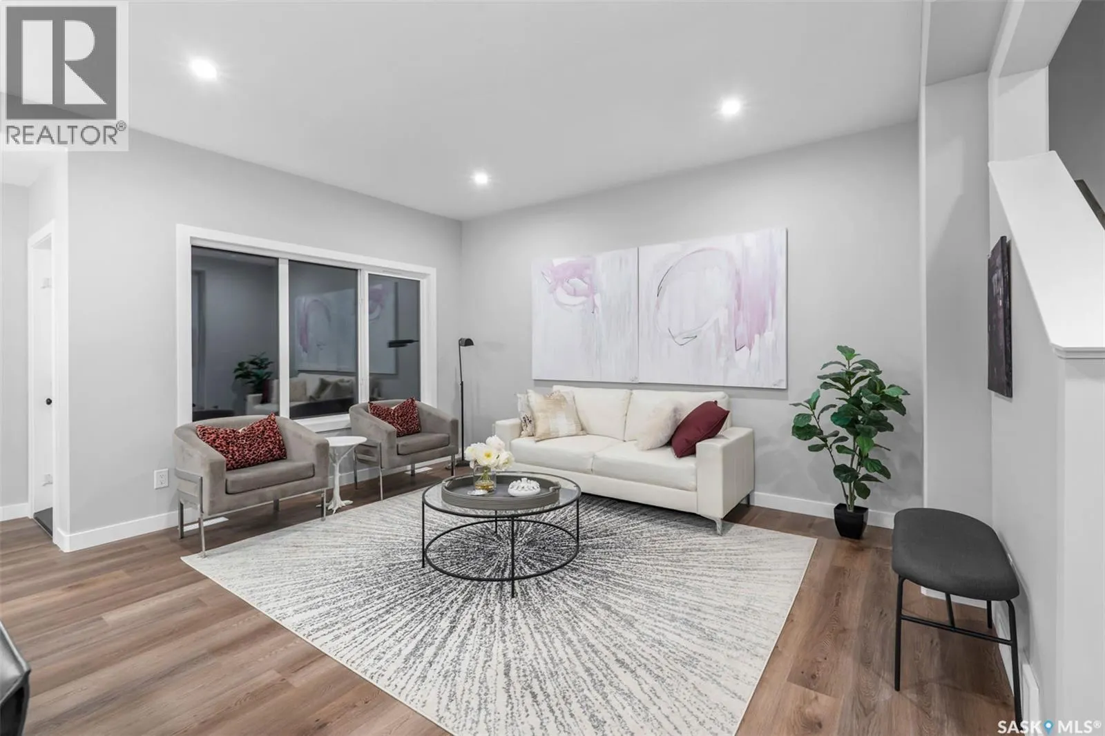 535 Traeger MANOR