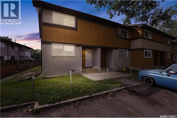 97 Mackenzie WAY