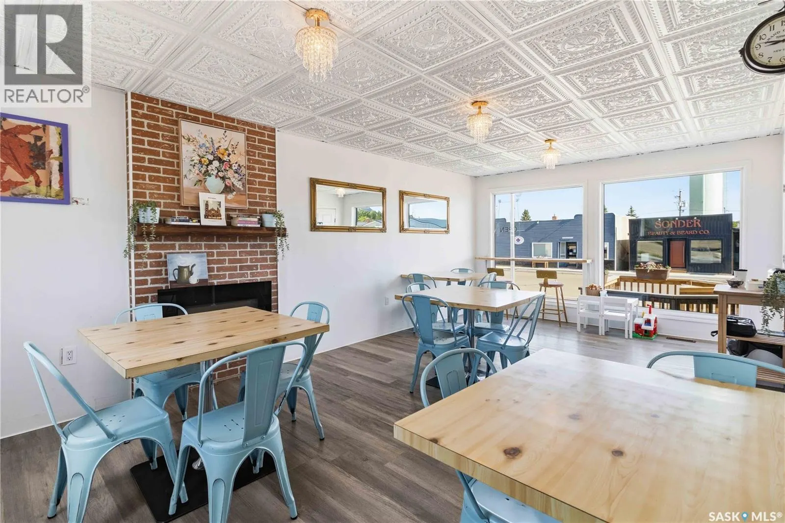119 1st STREET S