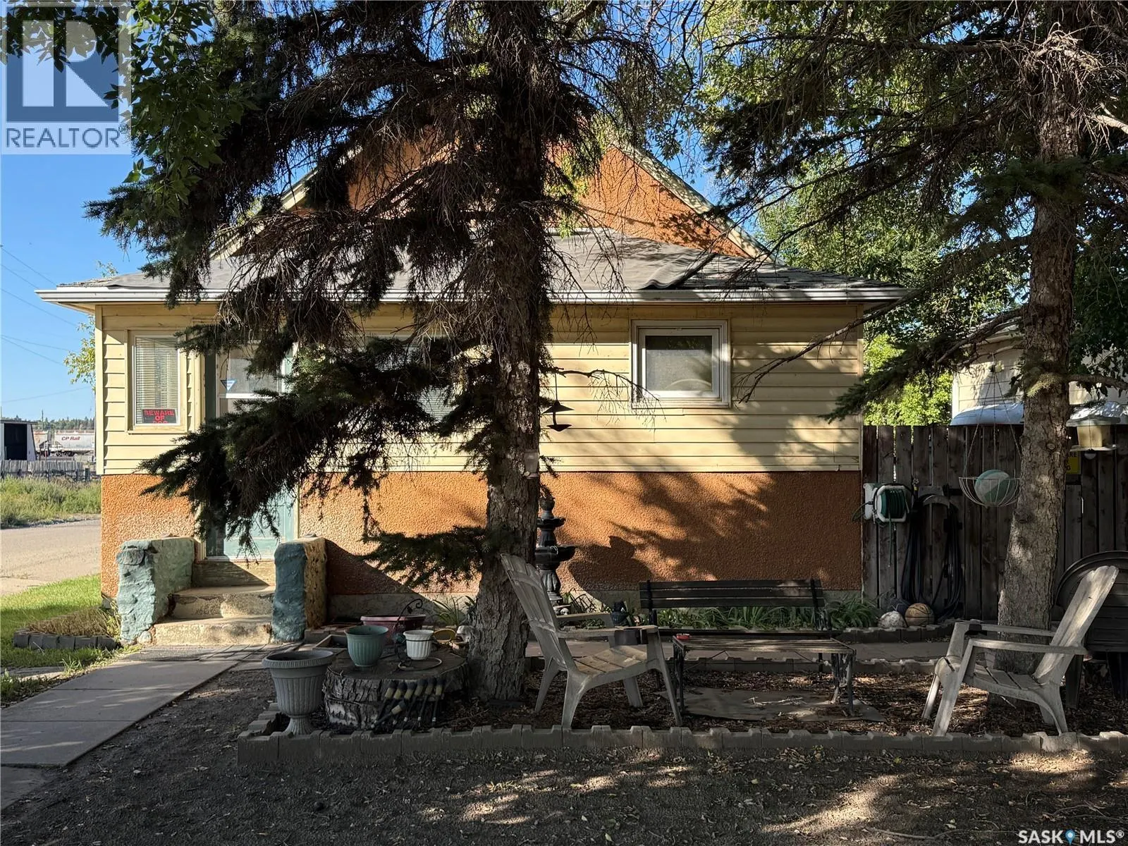 580 Maple STREET W