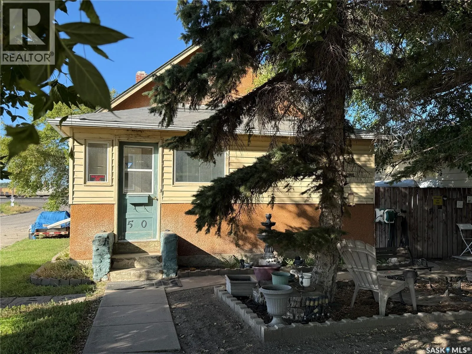 580 Maple STREET W