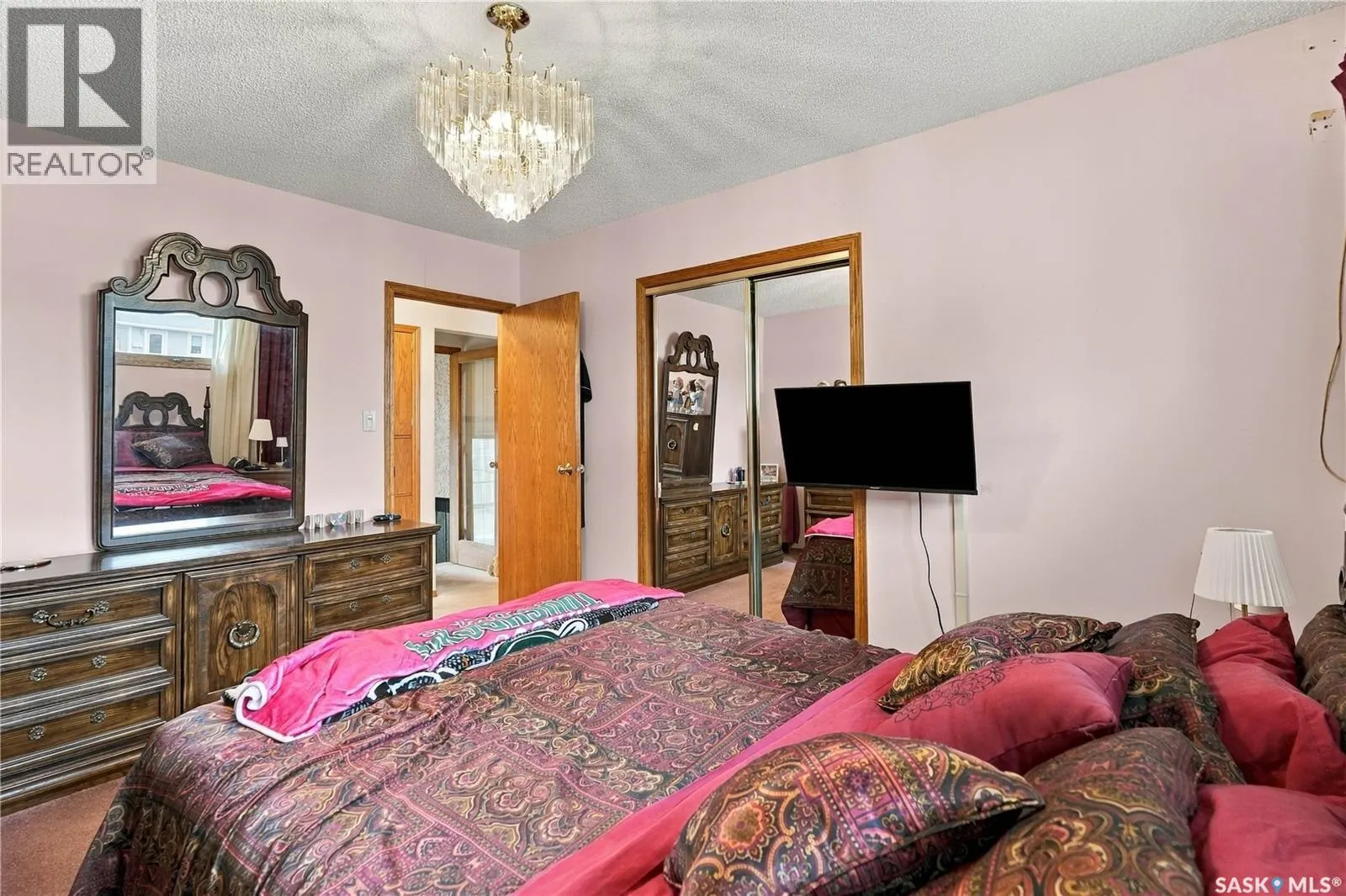 1015 Simcoe STREET