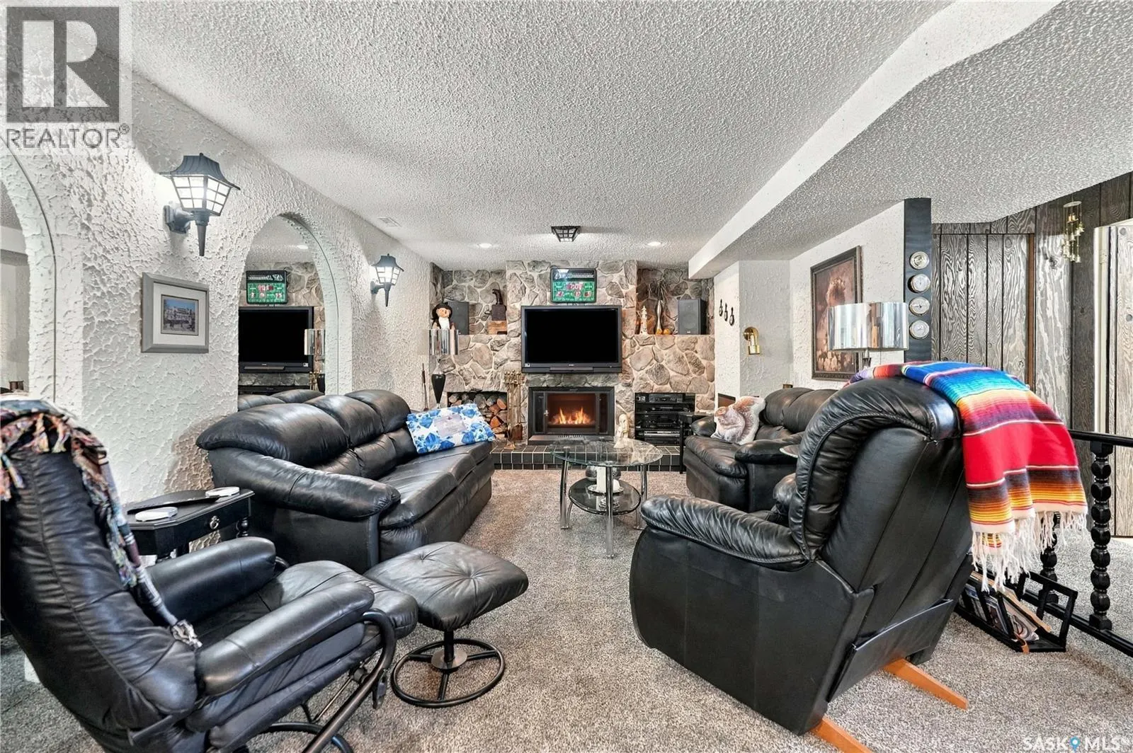 1015 Simcoe STREET