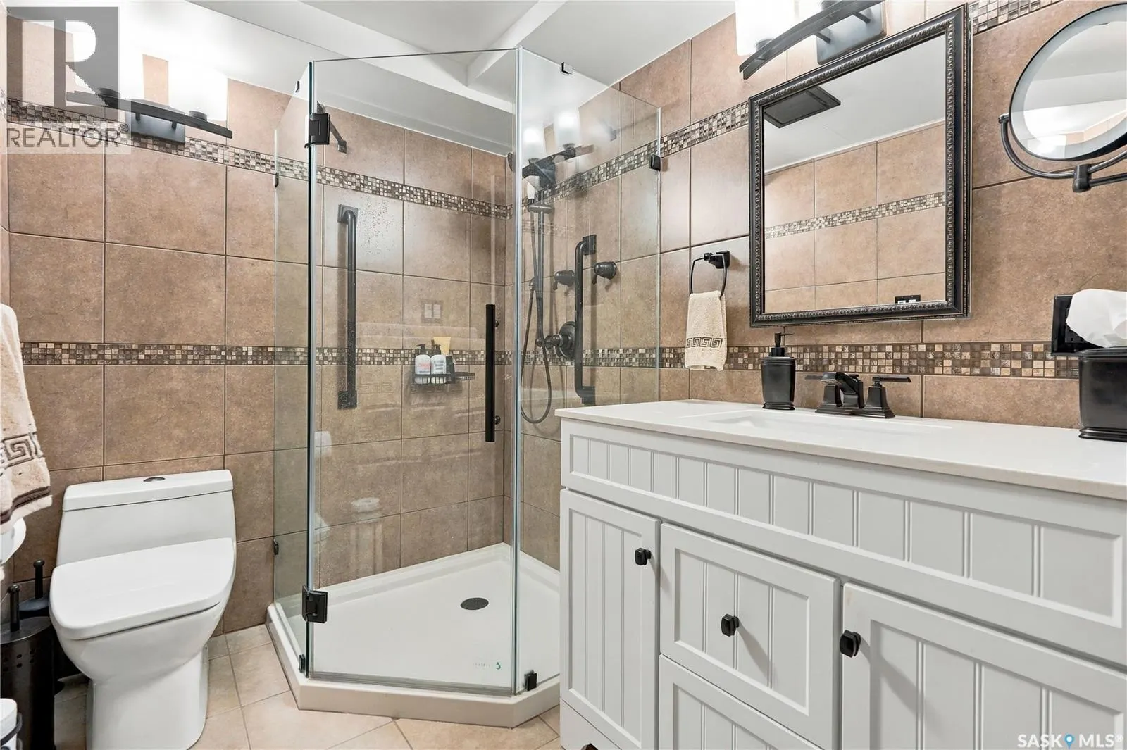 1015 Simcoe STREET