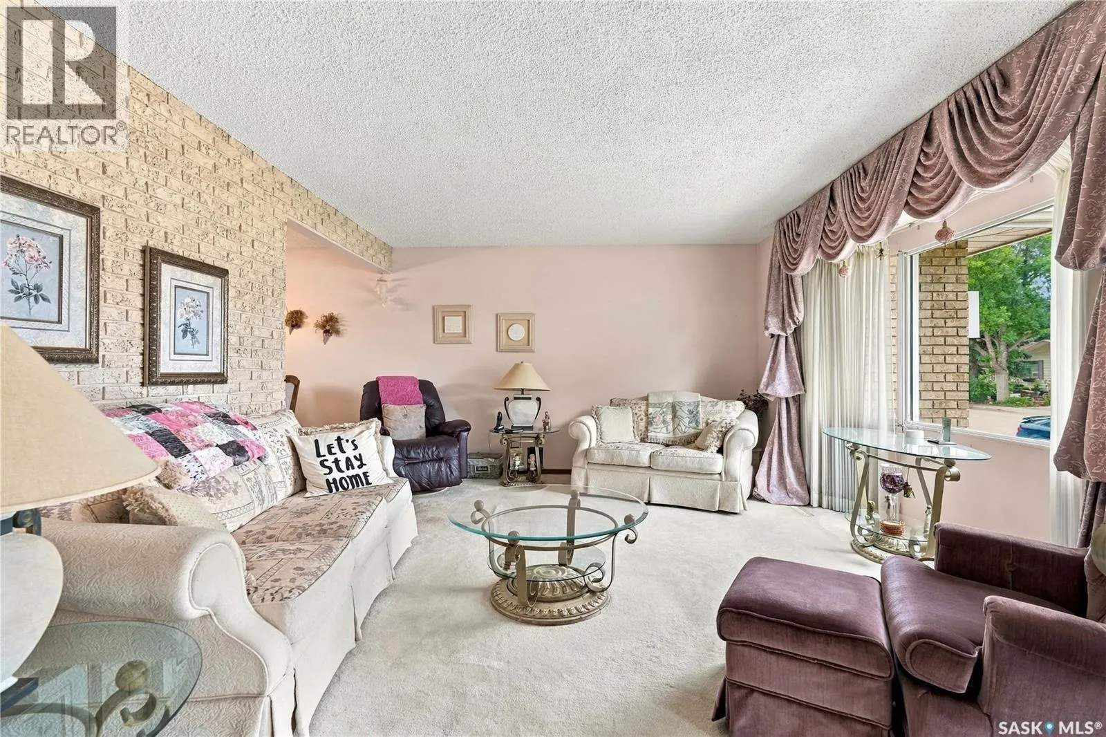1015 Simcoe STREET