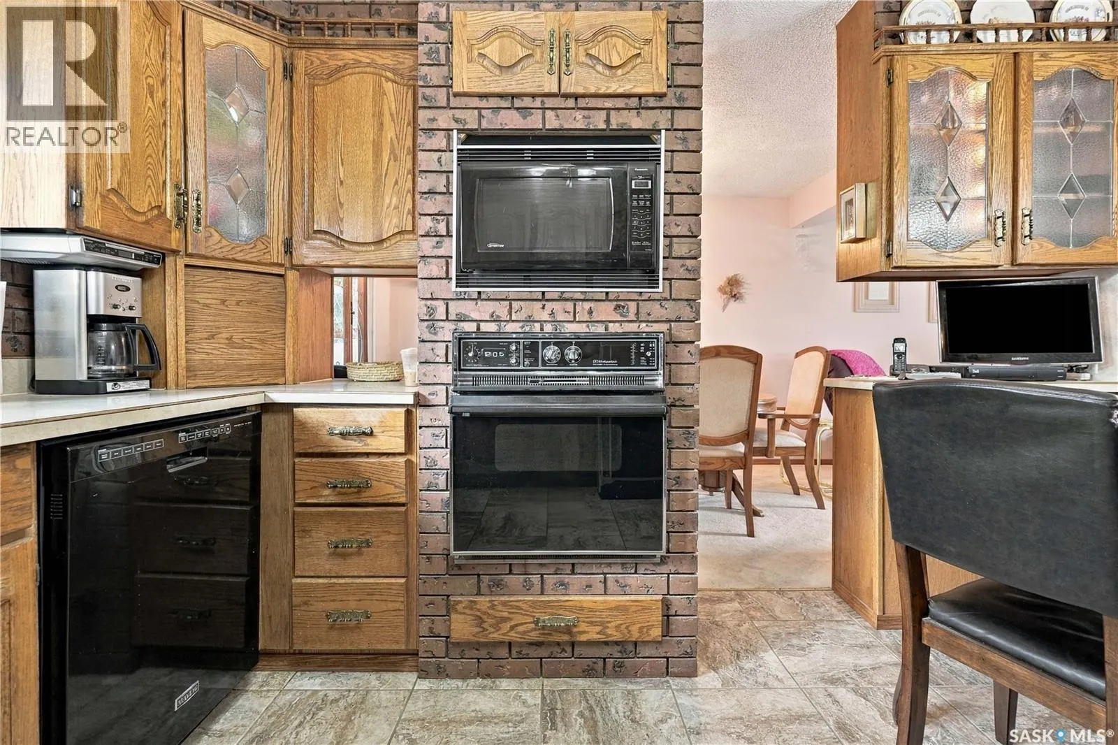 1015 Simcoe STREET